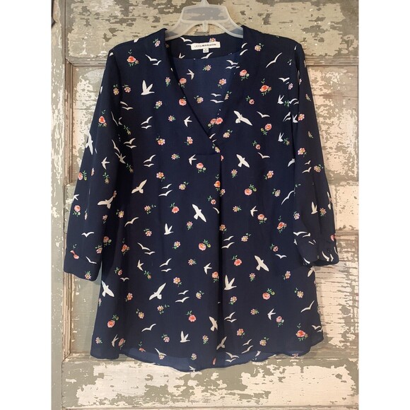 Pre-Owned Lex & Madison Women's Navy Color Top Birds/Floral Print Sz Medium - Picture 1 of 4